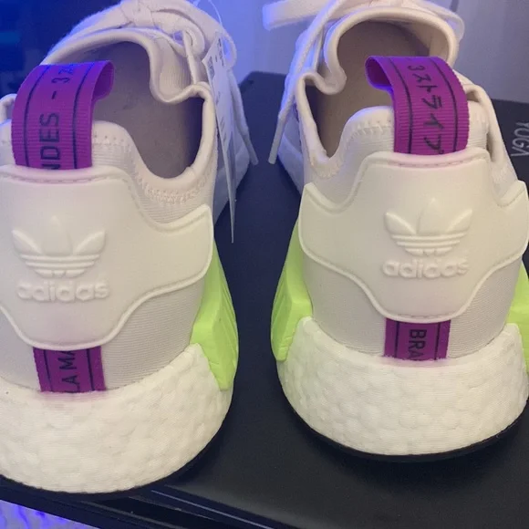 Brand new Addidas with tag extra shoe laces no box  display picture 2